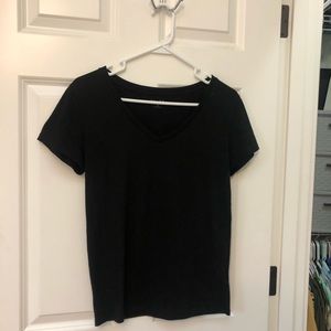 Black v neck tshirt